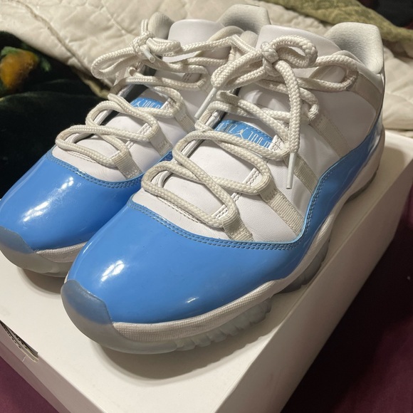 Jordan 11 University Blue size 9.5 - Picture 1 of 5
